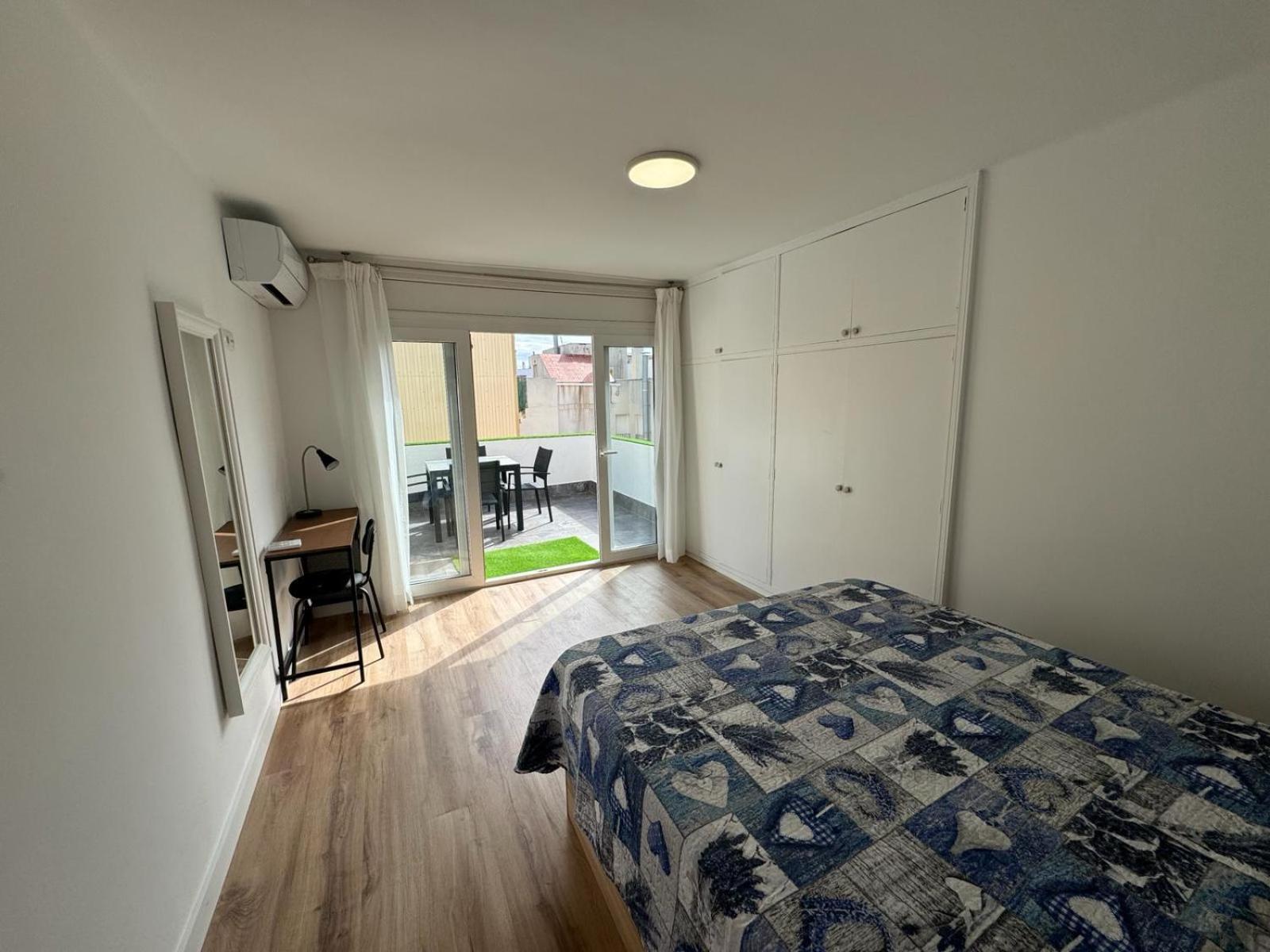 Acogedor Apartamento A 50 Metros Del Mar Cambrils Bagian luar foto
