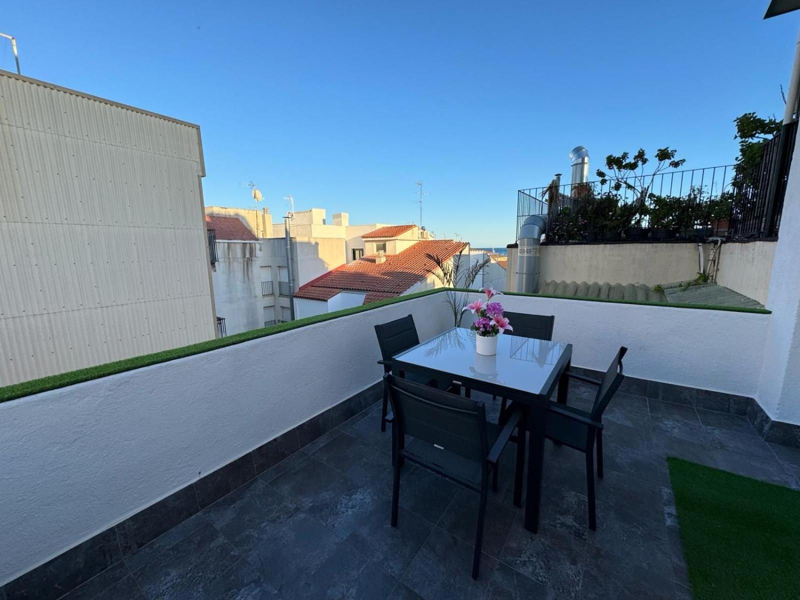 Acogedor Apartamento A 50 Metros Del Mar Cambrils Bagian luar foto